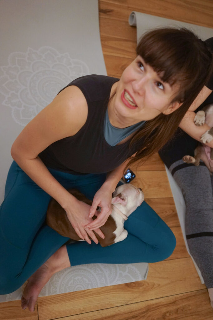 Puppy Yoga / Jóga se Štěňátky