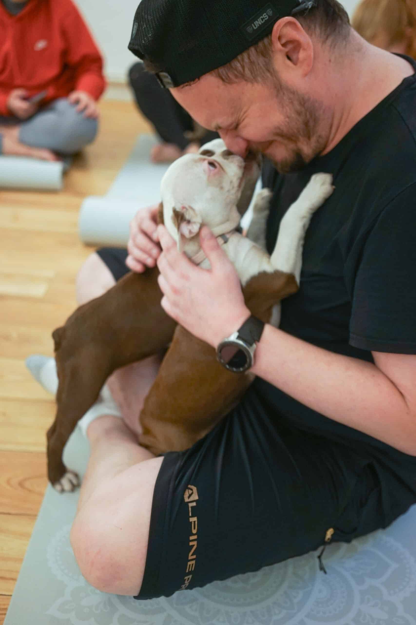 Puppy Yoga Prague, terapie, Jóga se štěňátky